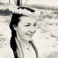 Luna V., Single aus Rostock